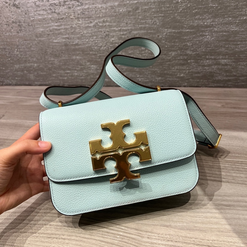 Brand New Tory Burch
Small Eleanor Pebbled Leather Crossbody Bag